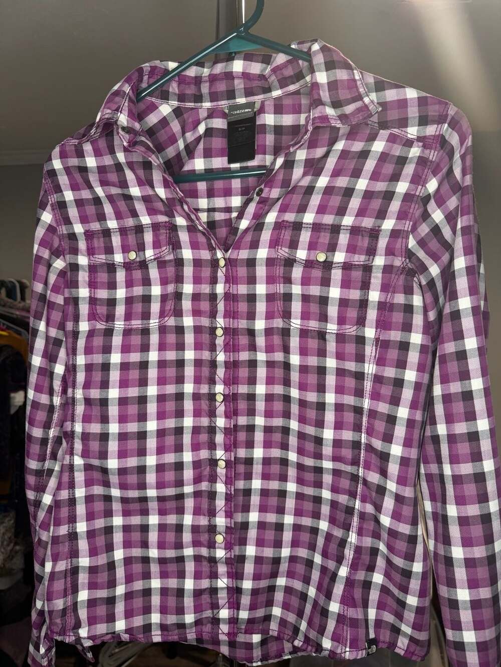 The North Face Women's Long Sleeve Plaid Button-Up Shirt